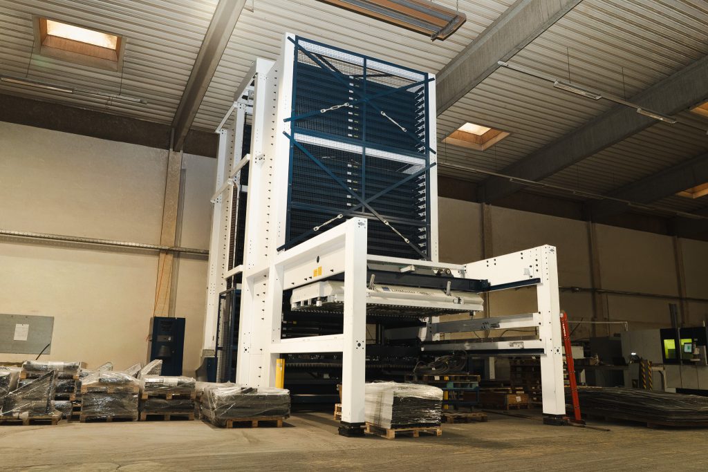 TRUMPF LiftMaster Compact – automatisches Be- und Entladesystem bei der MS Metalltechnik Schießl GmbH
